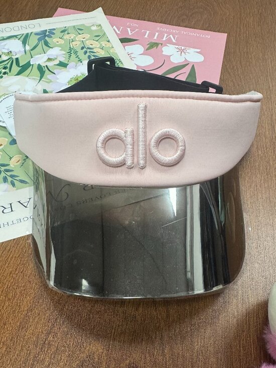 NWT??Alo Yoga Airlift Solar Visor Pink Tennis Golf Cap Sporty Chic Sun Hat